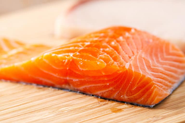 Lachsöl für den Hund wird aus Lachs gewonnen